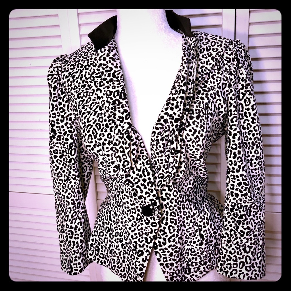 Topshop size 12 Leopard print velvet blazer